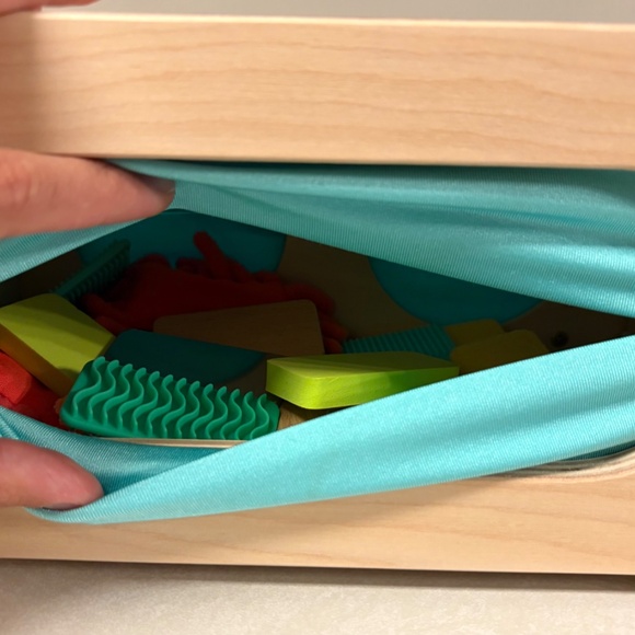 LOVEVERY Matching Sensory Box - The Analyst Play Kit Months 46, 47, 48 - Picture 4 of 6